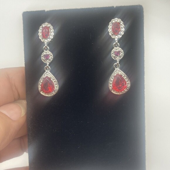 Teardrop Triple Drop Silver Tone & Pink Fuchsia Glass Statement Earrings New - Picture 5 of 6